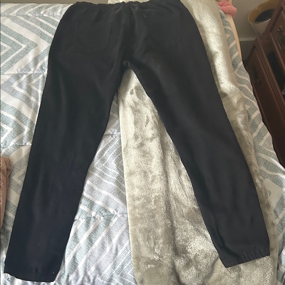 Black High-Waisted Pants - Picture 4 of 4